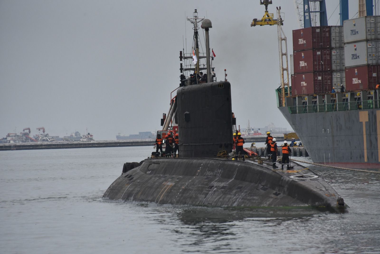 Kapal Selam Angkatan Laut India INS Shindukesari Port Visit di JICT II Tanjung Priok Jakarta