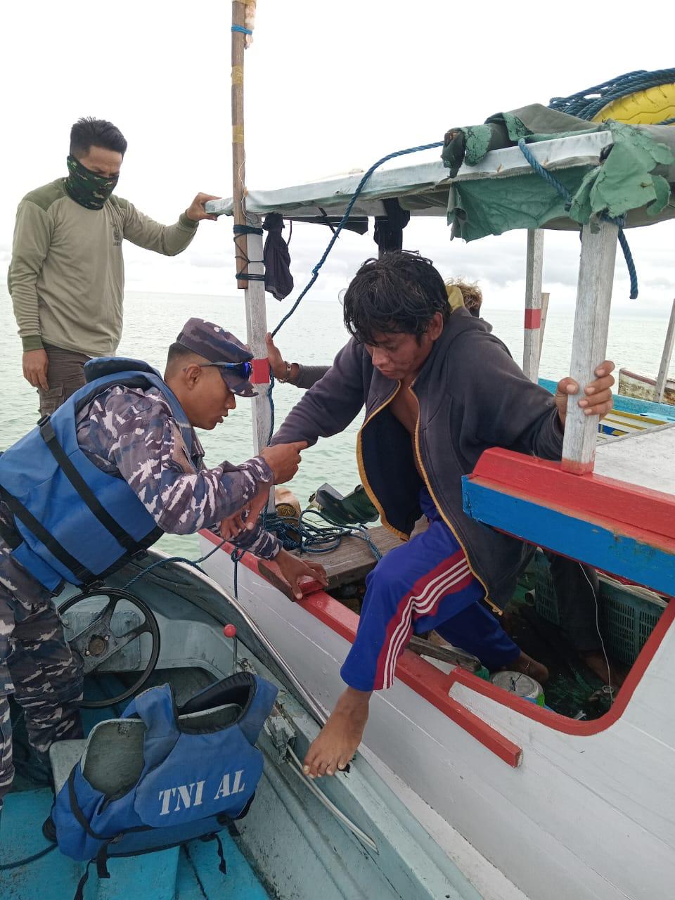 Pos Angkatan Laut Derawan Evakuasi Korban Hanyut di Perairan Pulau Bunyu