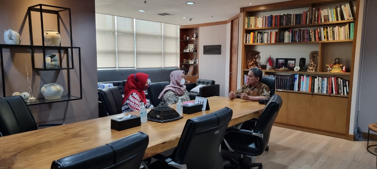 Ketum PINKAN, Penny Marsetio didampingi Sekjen PINKAN bertemu Dirjen Kebudayaan Hilmar Farid