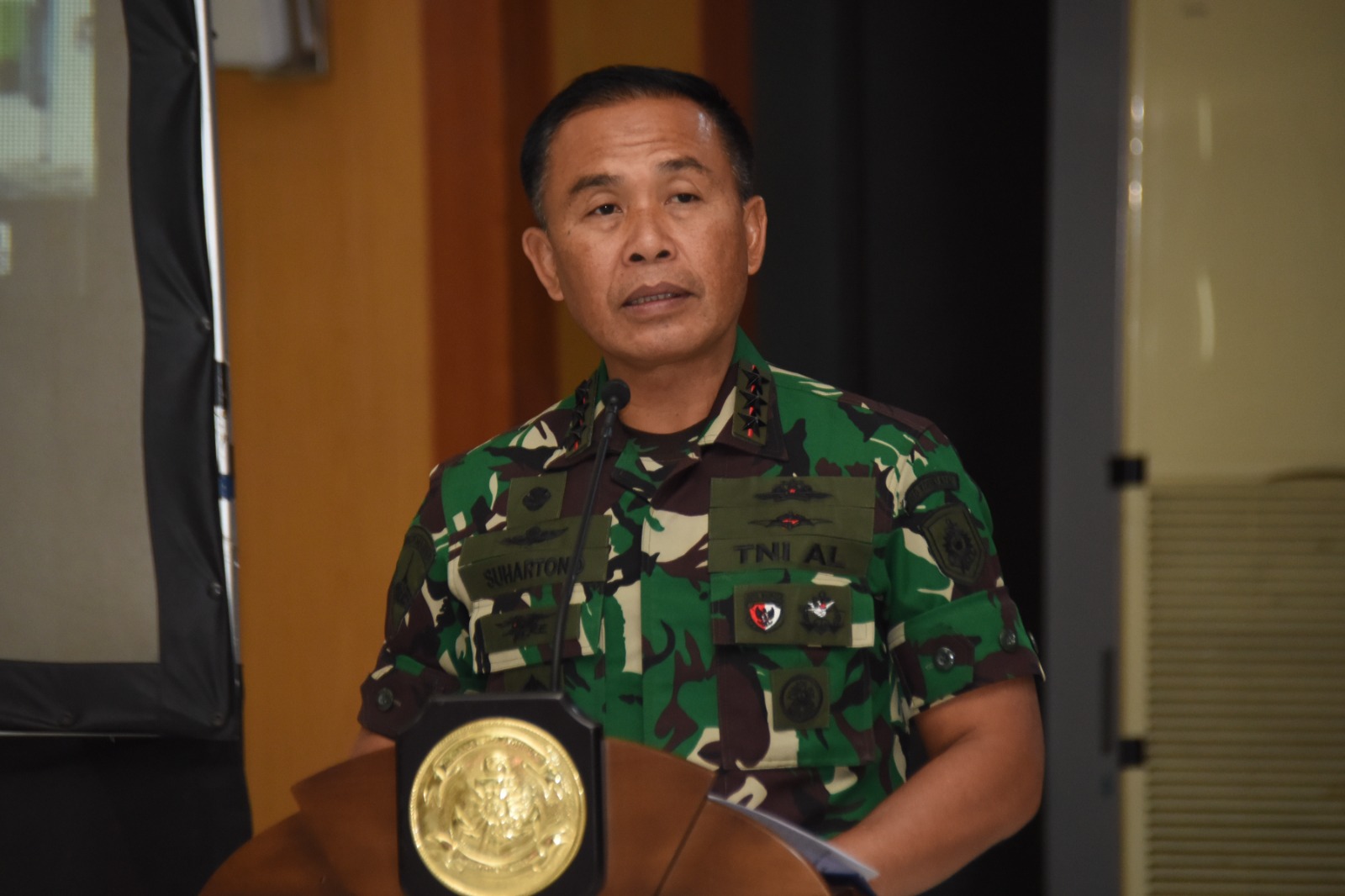Komandan Kodiklatal Letjen TNI Marinir Suhartono