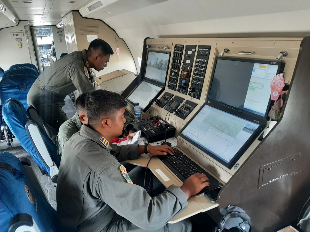 Pesawat udara TNI AL menemukan kapal KM Vivie Rae II yang mengalami mati mesin di Perairan Arafuru, Minggu (5:3:2023)