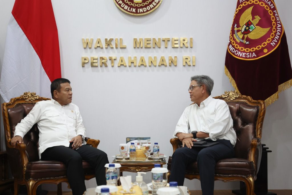 Wamenhan M. Herindra dan Danis Hidayat S