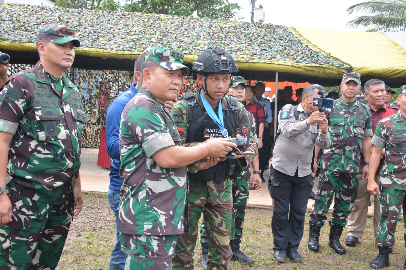 Dankodiklatad Dampingi KASAD Dudung Abdurachman Tinjau Latihan Pra Tugas Yonif 310/KK
