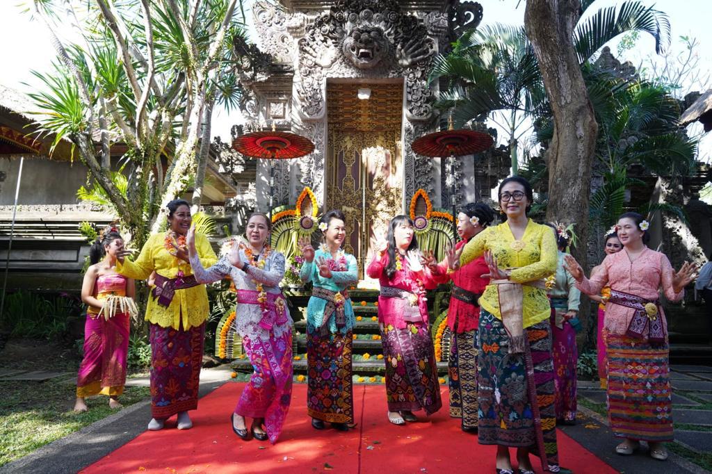 Spouse Panglima Angkatan Bersenjata ASEAN Terpesona Keindahan Bali