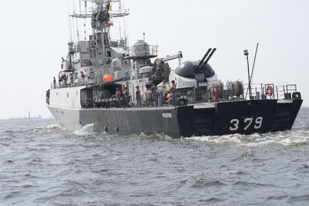 KRI Amankan Teluk Jakarta