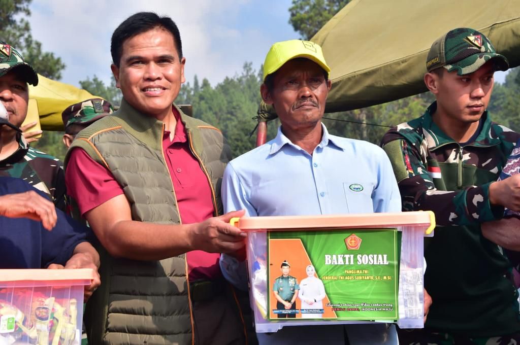 Kasal Muhammad Ali Ikuti Baksos di Bandung