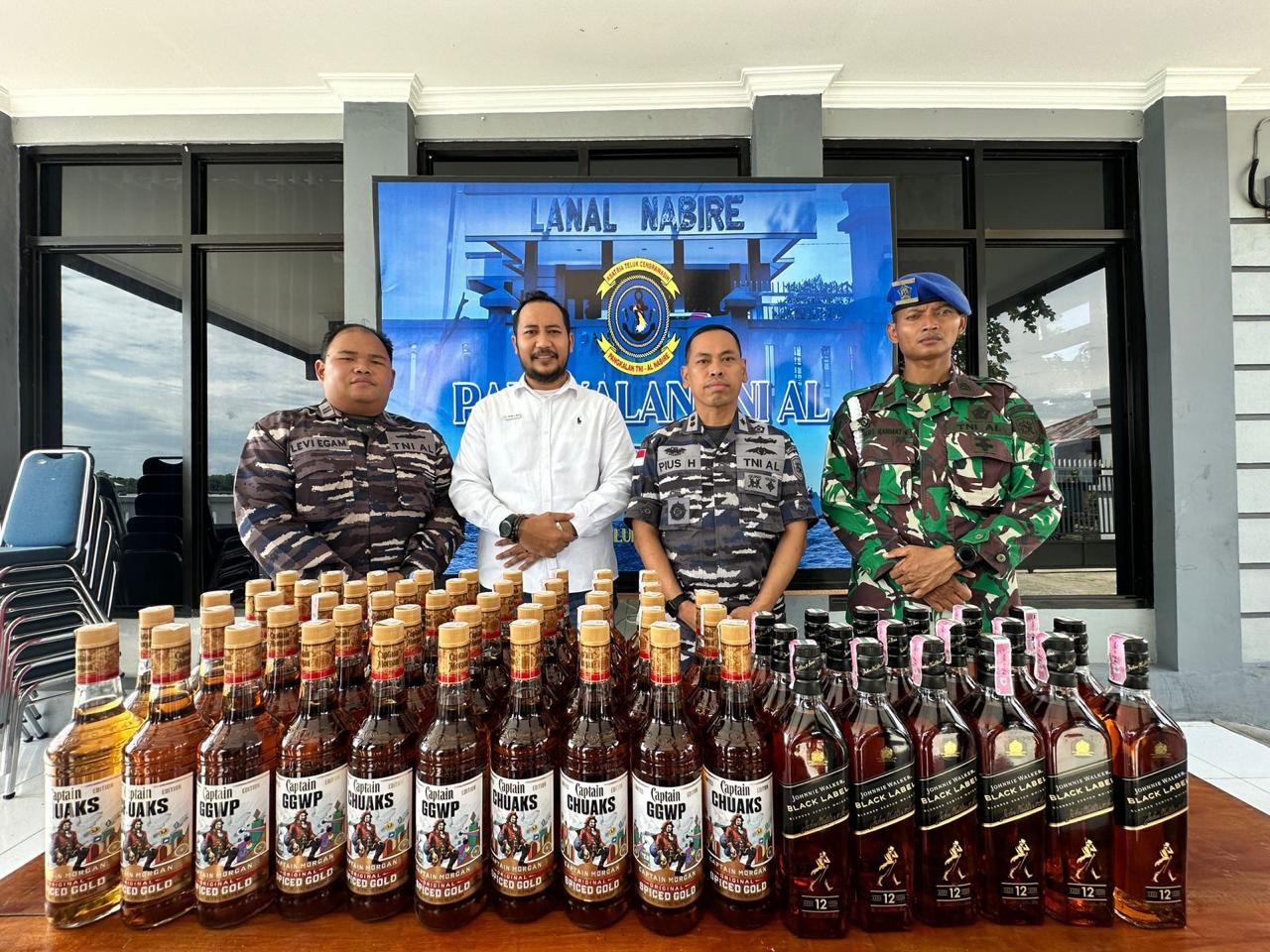 TNI AL Amankan Miras Ilegal di Nabire