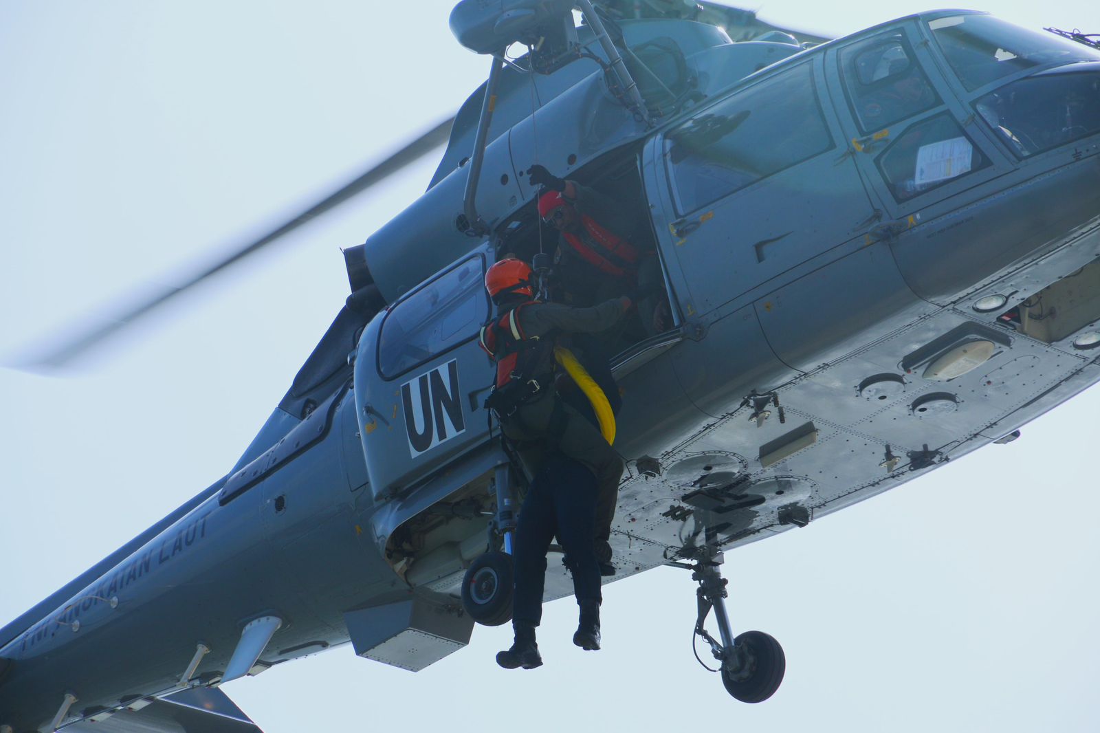 Heli HS-1305 Latihan Evakuasi Medis Udara di Lebanon