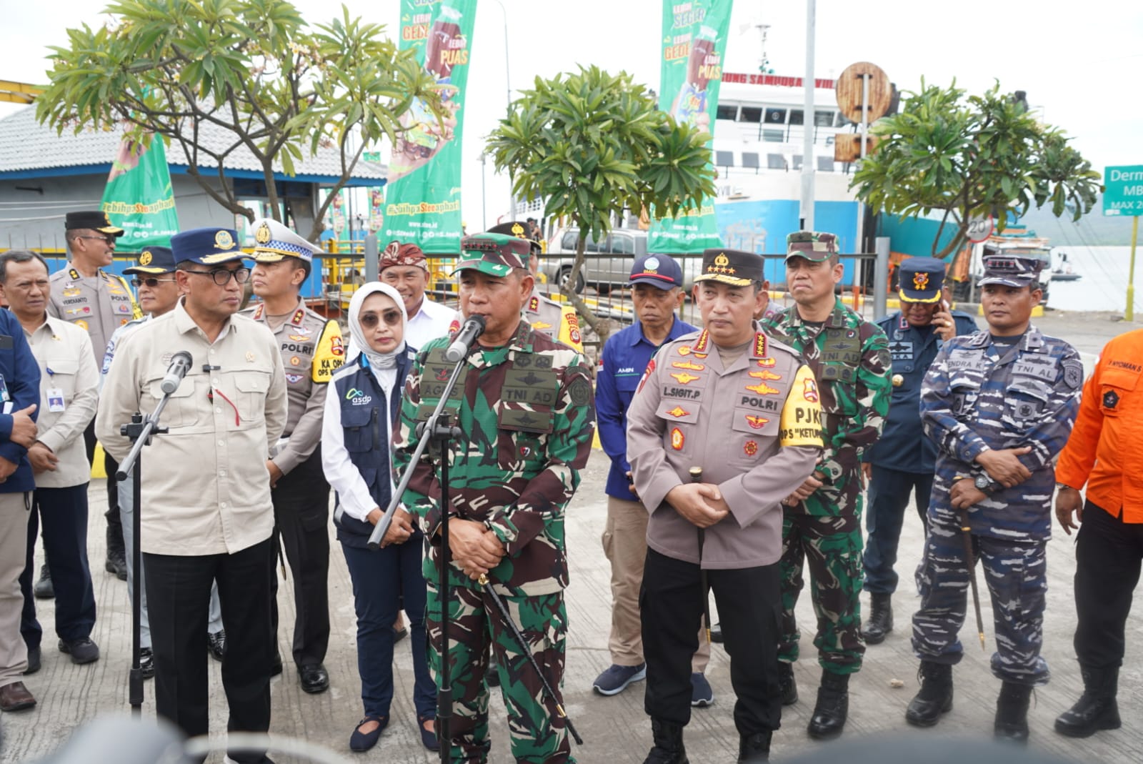 Panglima TNI Cek Kesiapan Mudik 2024 di Pelabuhan Gilimanuk