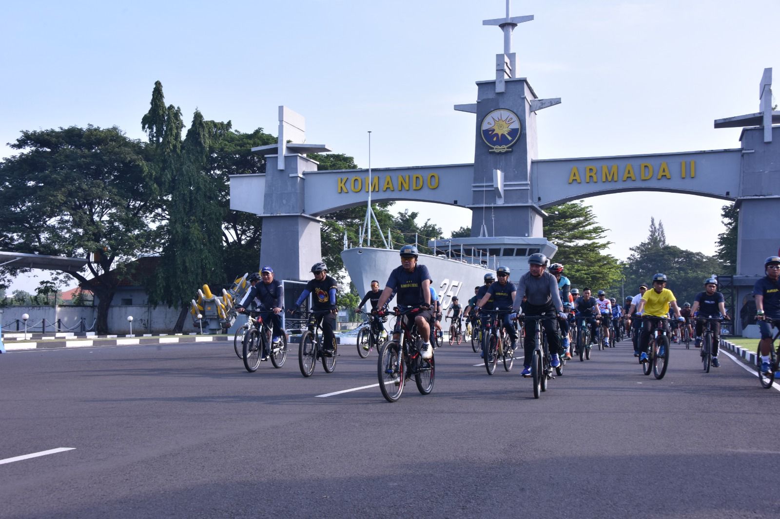 Jelang Hardikal Ke-78, TNI AL Gelar Navy Fun Bike Bersama Masyarakat Jatim