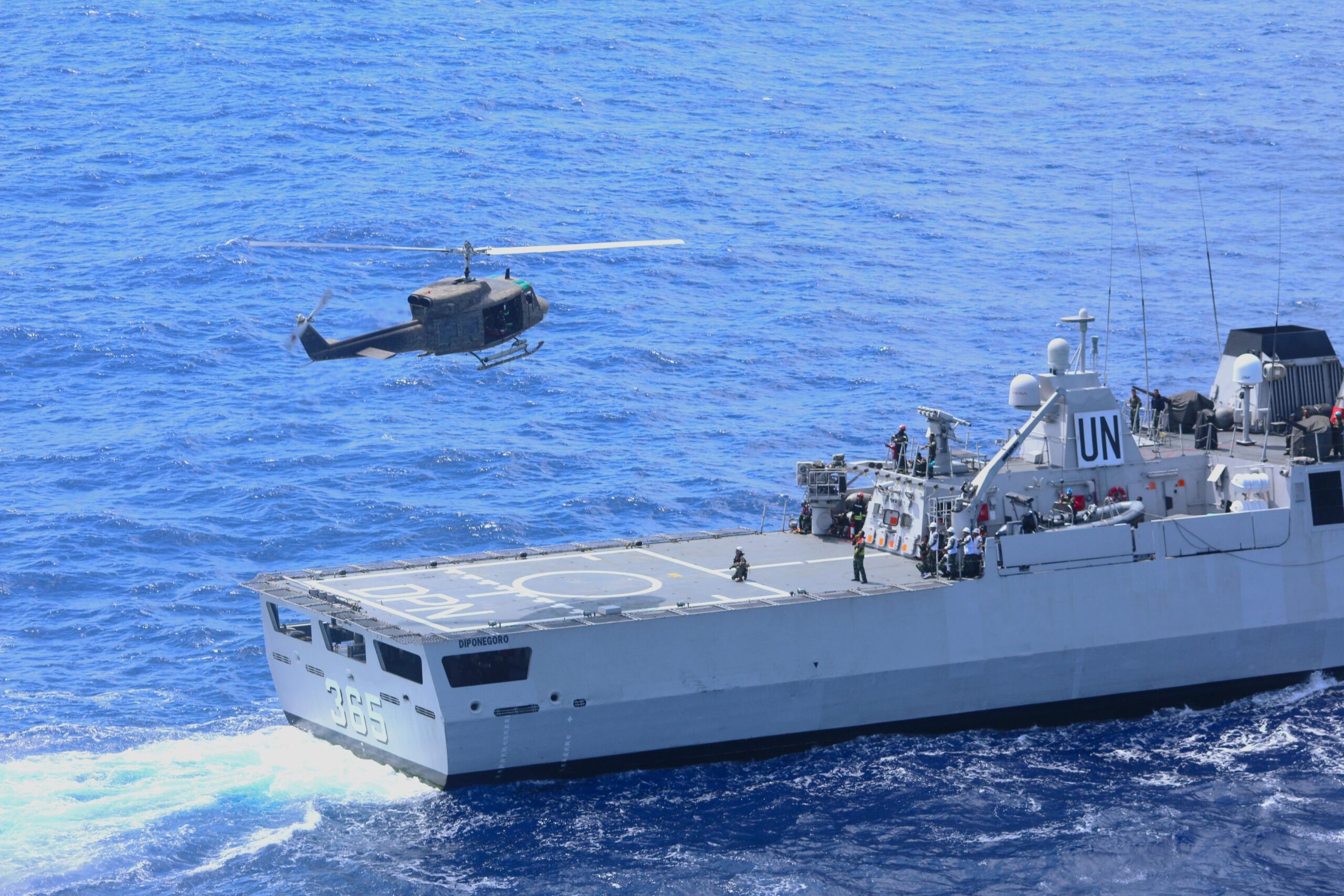 KRI Diponegoro-365 Latihan Bersama Dengan LAF-Air Force