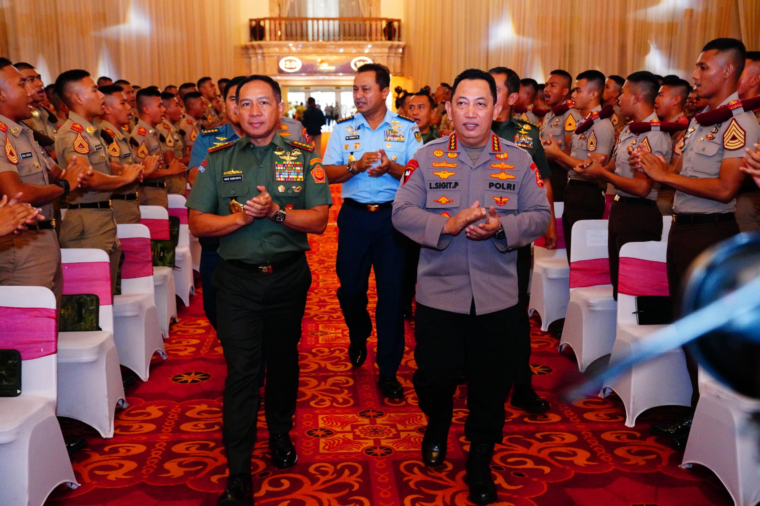 Panglima TNI Bersama Kapolri Berikan Pembekalan Kepada Calon Perwira Remaja TNI-Polri