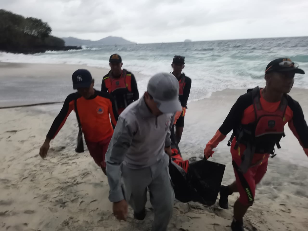 Stasiun Bakamla Bali Temukan Korban Terperosok dari Tebing Saat Berfoto