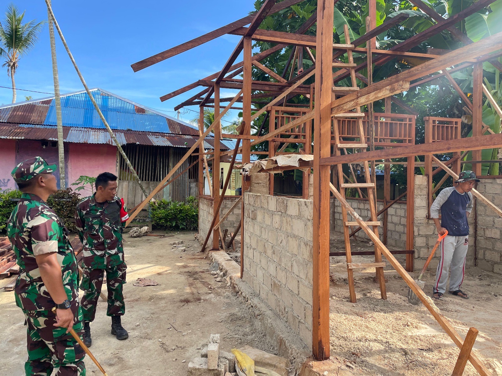 Dandim Raja Ampat Tinjau Pelaksanaan TMMD