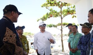 Dialog nelayan terkait modernisasi wilayah pesisir di Desa Cikiruhwetan, Kecamatan Cikeusik, Kabupaten Pandeglang, Banten. Foto: indomaritim.com/Yudhi