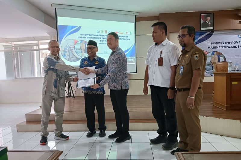 Marine Stewardship Council (MSC) serahkan dana program Ocean Stewardship Fund (OSF) 2026 sebesar 60.000 dolar AS. Foto: Indomaritim.com/Ant