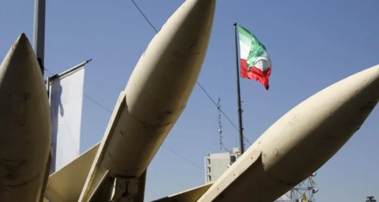 Ilustrasi Rudal Iran. Foto: Indomaritim.com/Ant