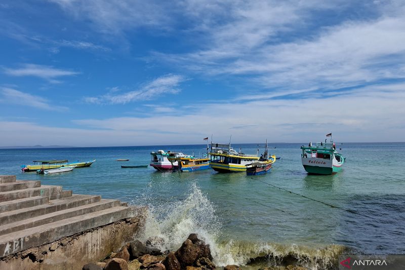 Ilustrasi - Kondisi perairan di pesisir Kota Kupang, Pulau Timor, NTT. Foto Antara