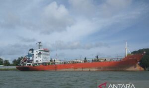 Ilustrasi sebuah kapal di Pelabuhan Cilapap. Foto Antara