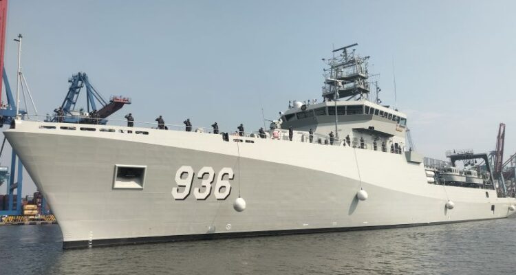 KRI Canopus-936, kapal penyelamat kapal selam pertama milik TNI AL. Foto Antara