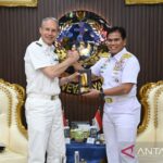 Indonesia Naval Chief of Staff Admiral Muhammad Ali and Royal Netherlands Navy Commander Vice Admiral Harold Liebregs. Antara Photo