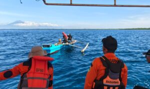 Tim SAR mencari korban nelayan hilang di Perairan Pulau Panjang, Sumbawa. Foto Antara Tim SAR mencari korban nelayan hilang di Perairan Pulau Panjang, Sumbawa. Foto Antara