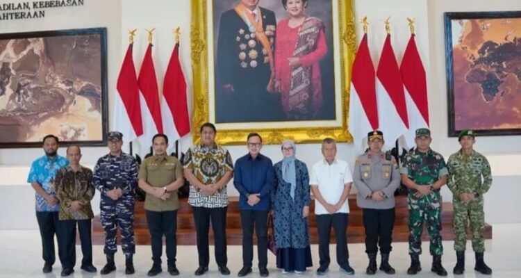 Wamendagri Bima Arya Sugiarto di museum dan galeri seni SBY-Ani di Pacitan. Foto: indomaritim.com/Ant