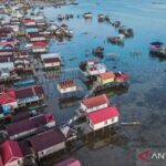 ILUSTRASI - Foto udara deretan rumah di permukiman pesisir Desa Mekar Jaya, Kabupaten Konawe, Sulawesi Tenggara. Foto Antara