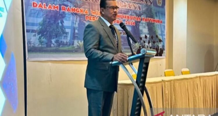 Direktur Program Pascasarjana Universitas Pattimura Prof Richard B. Luhulima. Foto Antara