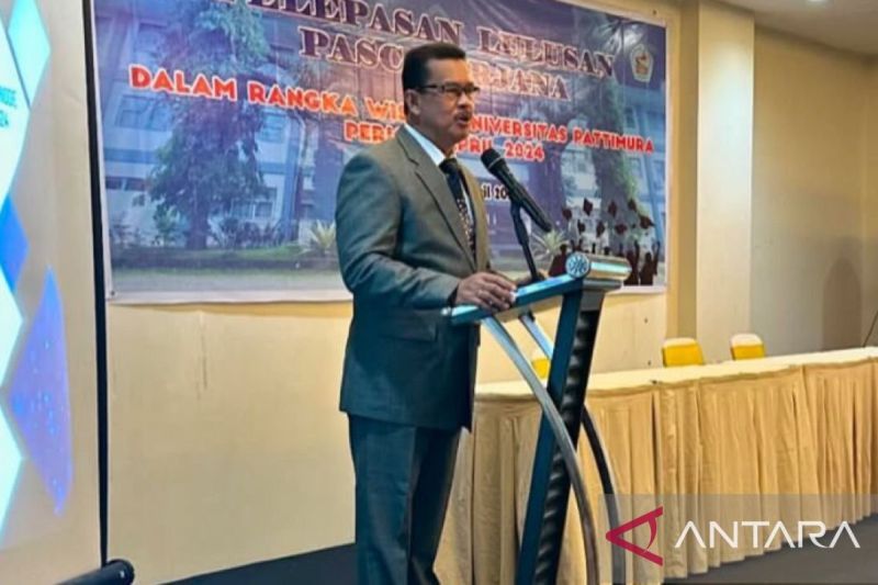 Direktur Program Pascasarjana Universitas Pattimura Prof Richard B. Luhulima. Foto Antara