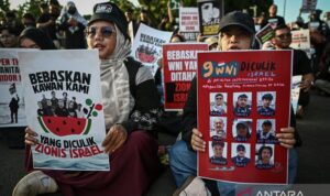 Aksi solidaritas penculikan WNI oleh Israel. Foto Antara