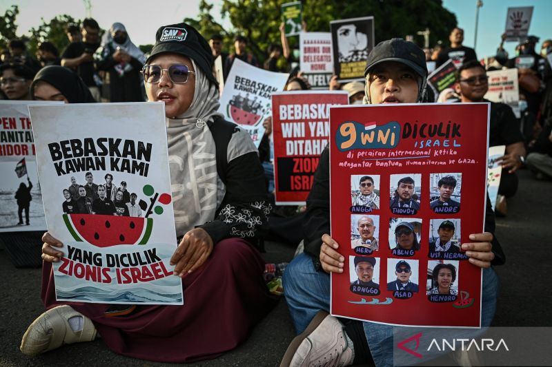 Aksi solidaritas penculikan WNI oleh Israel. Foto Antara Aksi solidaritas penculikan WNI oleh Israel. Foto Antara