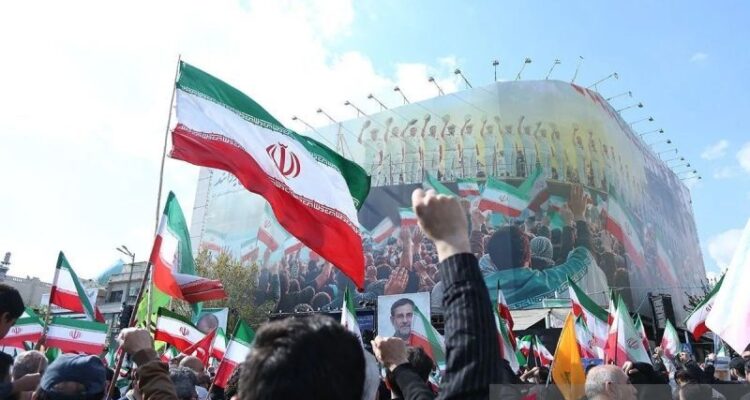 Warga Teheran turun ke jalan dukung pemerintah Iran. Foto Antara