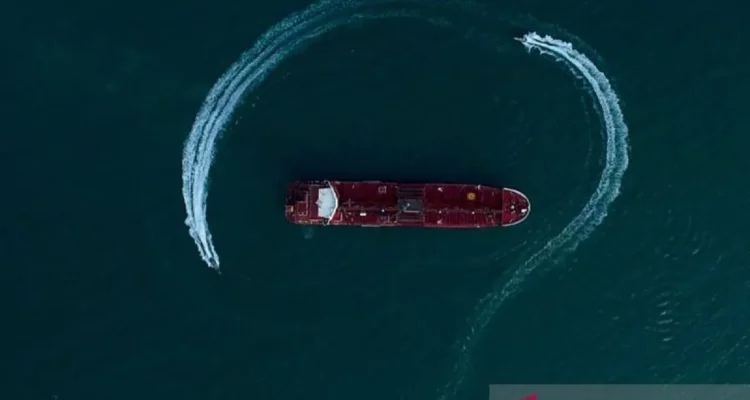 Ilustrasi kapal tanker Inggris di Selat Hormuz. Foto Antara