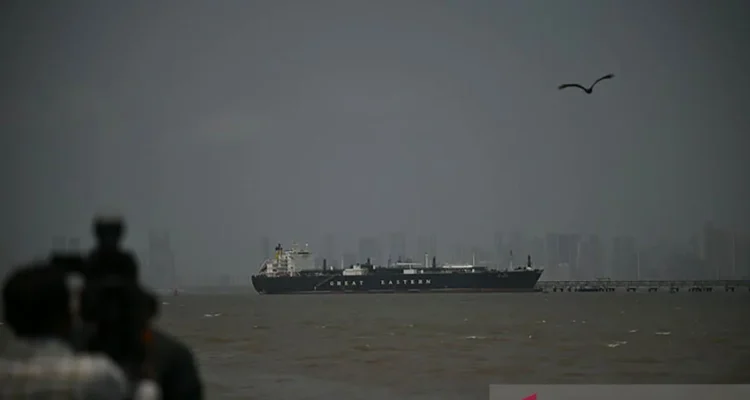 Ilustrasi - Kapal tanker melintas di selat Hormuz. ANTARA/Anadolu