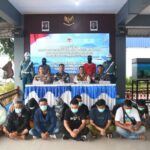 Pekerja migran Indonesia yang diamankan di Lanal Tanjung Balai Karimun. Foto Antara