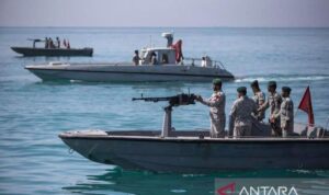 Kapal patroli milik Korps Garda Revolusi Islam Iran (Islamic Revolutionary Guard Corps/IRGC) di Selat Hormuz. Foto Antara