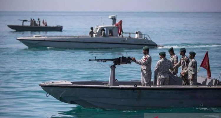 Kapal patroli milik Korps Garda Revolusi Islam Iran (Islamic Revolutionary Guard Corps/IRGC) di Selat Hormuz. Foto Antara