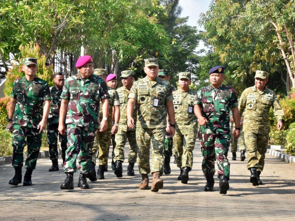 KABAHARWAT KEMHAN RI TINJAU FASILITAS FASHARKAN KODAERAL III DI PONDOK DAYUNG