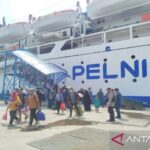 Kapal Pelni sedang sandar di Pelabuhan Panglima Utar Kumai. Foto Antara