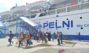 Kapal Pelni sedang sandar di Pelabuhan Panglima Utar Kumai. Foto Antara Kapal Pelni sedang sandar di Pelabuhan Panglima Utar Kumai. Foto Antara