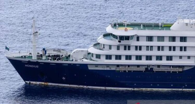 Kapal MV-Hondius yang penumpangnya terinfeksi hantavirus. Foto Antara