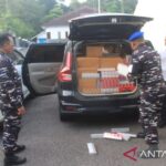 Barang bukti rokok illegal hasil tangkapan Lanal Batuporon. Foto Antara