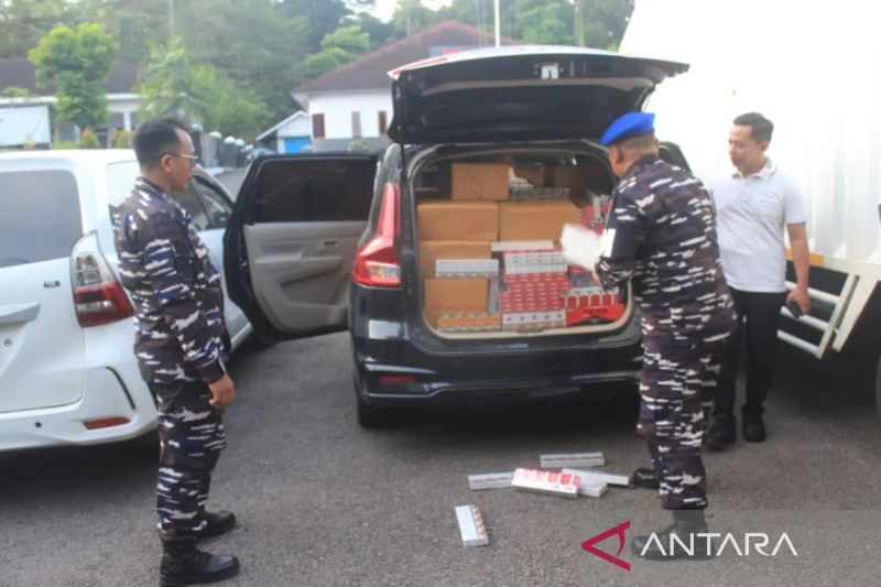 Barang bukti rokok illegal hasil tangkapan Lanal Batuporon. Foto Antara