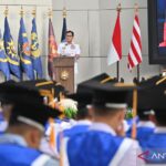 KASAL Laksamana TNI Muhammad Ali memberikan sambutan pada upacara penutupan pendidikan reguler angkatan ke-65 sekaligus wisuda pascasarjana angkatan ke-63 di Seskoal, Cipulir, Jakarta Selatan, Kamis (18/6/2026). Foto Antara