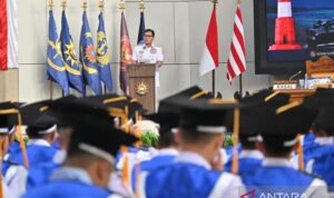 KASAL Laksamana TNI Muhammad Ali memberikan sambutan pada upacara penutupan pendidikan reguler angkatan ke-65 sekaligus wisuda pascasarjana angkatan ke-63 di Seskoal, Cipulir, Jakarta Selatan, Kamis (18/6/2026). Foto Antara KASAL Laksamana TNI Muhammad Ali memberikan sambutan pada upacara penutupan pendidikan reguler angkatan ke-65 sekaligus wisuda pascasarjana angkatan ke-63 di Seskoal, Cipulir, Jakarta Selatan, Kamis (18/6/2026). Foto Antara