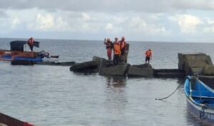 Tim SAR gabungan saat melakukan pencarian terhadap tiga warga yang menjadi korban ledakan bom peninggalan PD II. Foto Antara Tim SAR gabungan saat melakukan pencarian terhadap tiga warga yang menjadi korban ledakan bom peninggalan PD II. Foto Antara