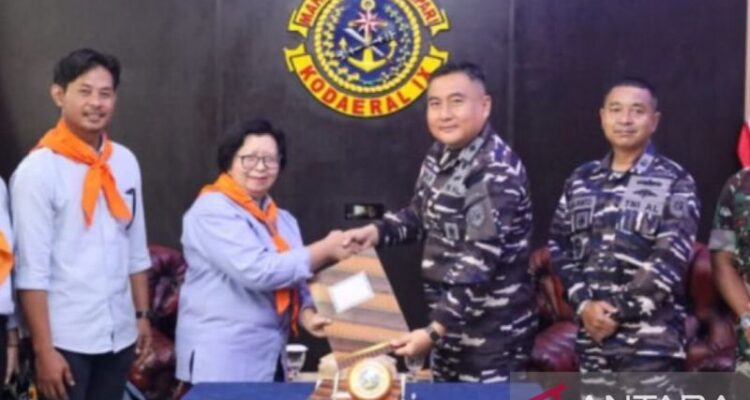 Penandatanganan nota kesepahaman Kodaeral IX Ambon bersama Yayasan Wanadri dalam menjaga kelestarian pesisir Maluku, Selasa (2/6/2026). Foto Antara