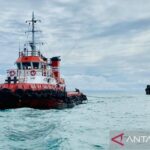 Aktivitas kapal di Teluk Meulaboh, Kabupaten Aceh Barat. Pada tahun 2026 ini, Pemerintah Kabupaten Aceh Barat berencana menyerahkan pengelolaan aset daerah berupa Pelabuhan Jetty Meulaboh kepada badan usaha milik daerah (BUMD), sebagai salah satu upaya meningkatkan pendapatan asli daerah (PAD), Jumat (26/6/2026). Foto Antara