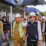 Direktur Utama PT ASDP Indonesia Ferry (Persero) Heru Widodo (kanan). Foto Antara